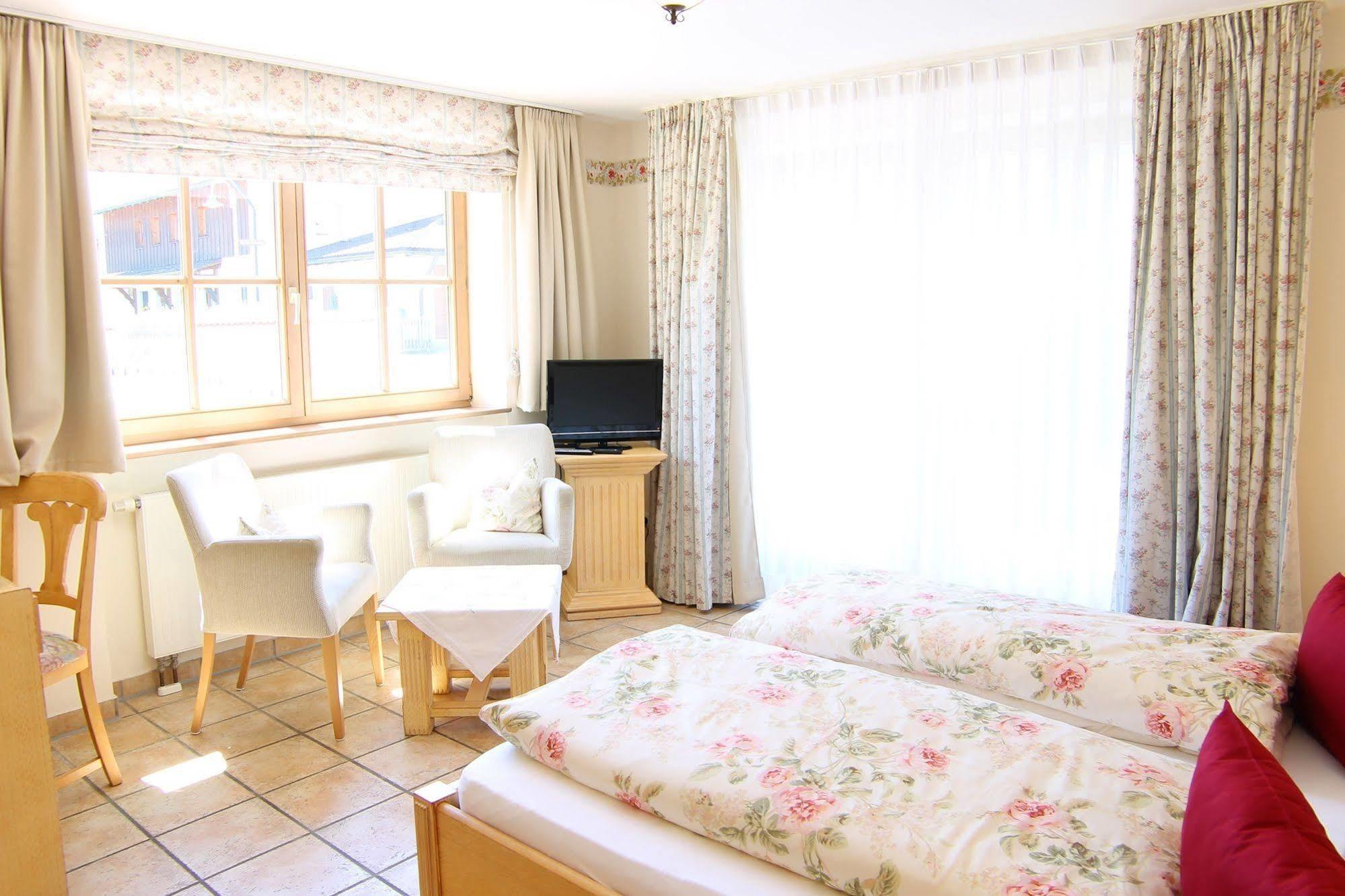 Landhotel Guglhupf Швангау Екстериор снимка